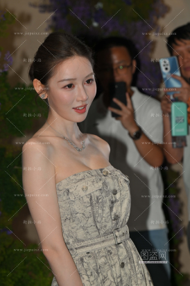 鲜花配美人-颜爆美足敏敏