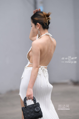 22430-1+123性感少妇【套图➕视频】