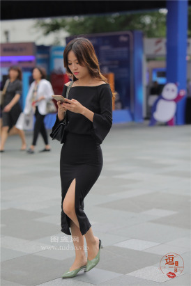 编码2521紧身包臀裙长翘臀凉拖