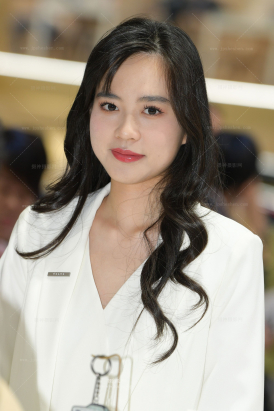 241220-19=44√蛮漂亮的，我爱她哈