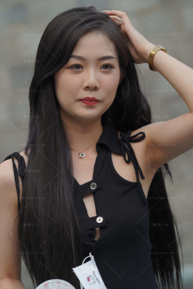 搭讪黑色裙美女姐妹