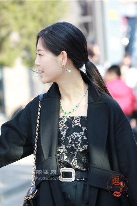 编码0126黑色长裙黑丝高跟香肩气质