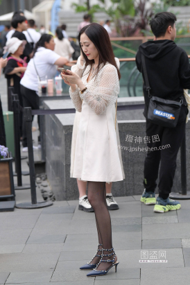 23426-2+135爱穿黑丝的轻熟少妇【套图 视频】