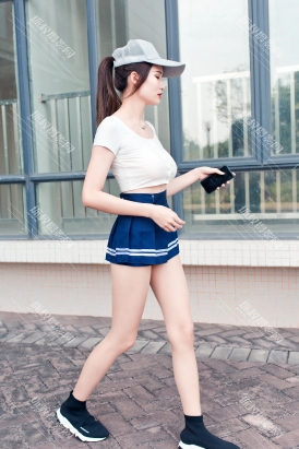 【婷婷】极品肉丝美腿婷婷骑单车