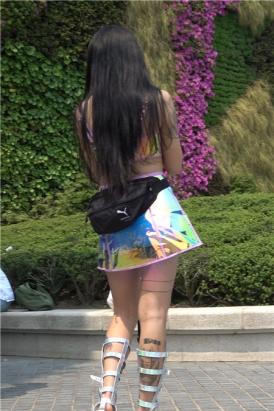 4K - 超性感短衣短裙街拍好身材纹身妹 [1.47 GB]