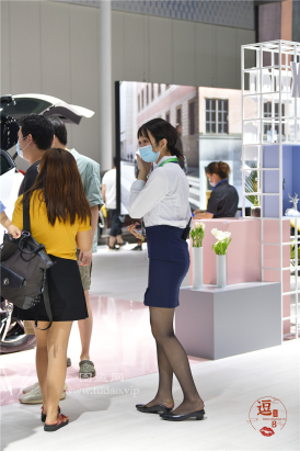 编码2557黑丝职业装