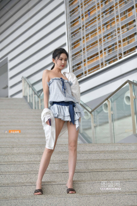 香肩骨感小姐姐 【图片➕视频】