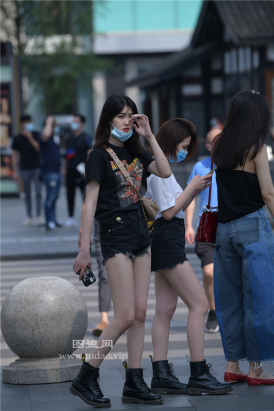 青春热裤长腿美眉编码1186