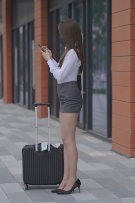 包臀裙丝袜高跟美女 【套图+视频】