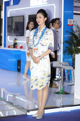 海航空姐气质美丽并存灰si海天祥云细高跟养眼