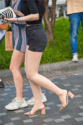 编码1681肉丝热裤美腿