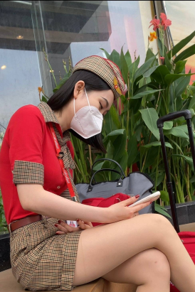 越捷航空肉丝美腿等车 高清