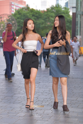 【红石赛帖】两个长腿美女