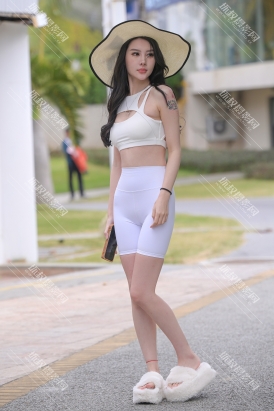 【一夕】白色短裤美女