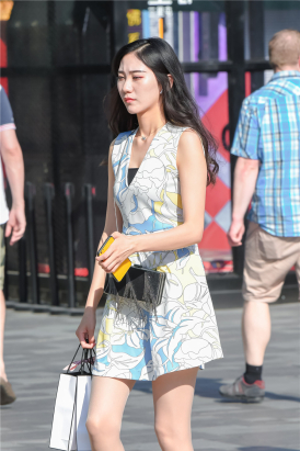 编码1682肉丝碎花裙美腿平底鞋