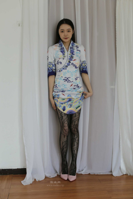 小芳 - 丝袜空姐旗袍制服 大c度无水印私拍 .中 [110P]