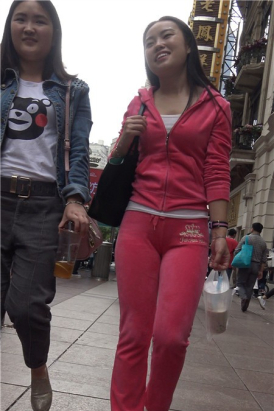 4K-粉红色套装很有韵味的街拍美女第二集 [777 MB]