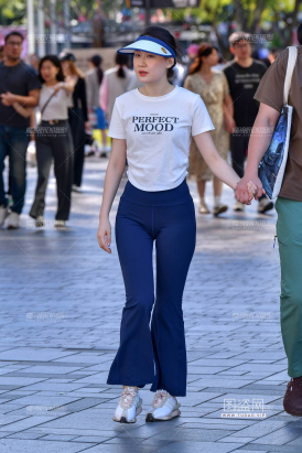 ★阔腿瑜伽紧身裤美女