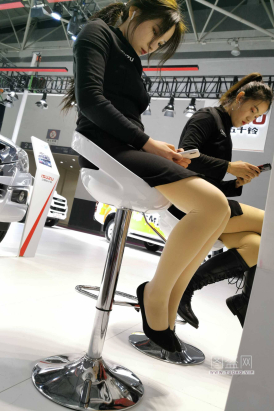 心灵街拍67期车车展前台肉丝34p