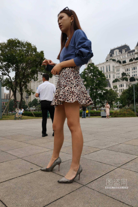 82期豹纹超短蓝色上衣玉腿尖细高35p