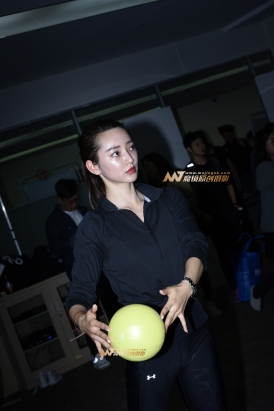 【咔喳赛贴】美女爱球操