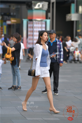 编码0395白色短裤肉丝美腿高跟