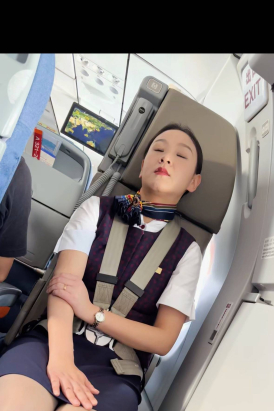 国航高清丝袜美腿秀-安全座椅- 限時