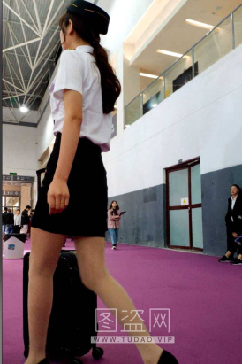 心灵街拍第50期 拉箱空姐制服