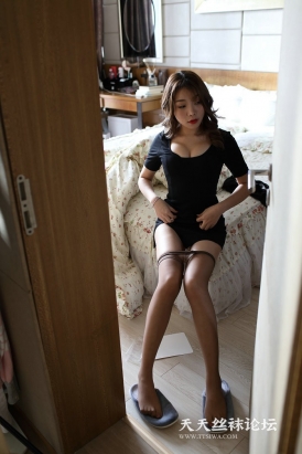 辉辉丝袜美腿高跟模拍原图 [329P-4.50GB]