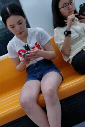 4K - 街拍高腰热裤美腿姑娘 [873 MB/MP4]