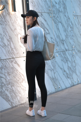 编码2279黑色紧身裤