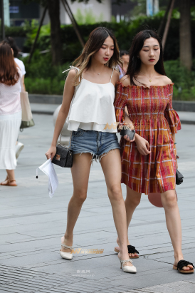 【凯恩赛帖】靓丽女孩 一双大美腿