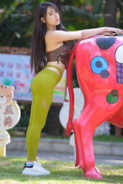 [一始专区] 绿色瑜伽美女