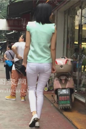 超长视频，跟着紧身白裤美臀少妇逛服装店 [3.24 GB]