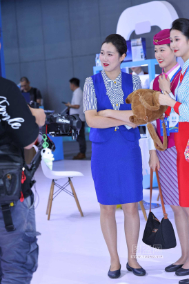 南方航空蓝色制服空姐