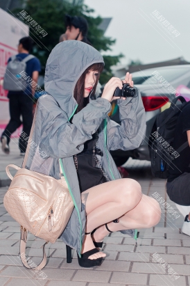 【蛋蛋】漫展上的黑裙肉丝极品女摄趣事