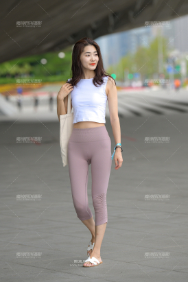 【街拍之魂赛帖】邻家一般的丽人