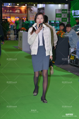 短裙黑丝美女 24-03-09-40P