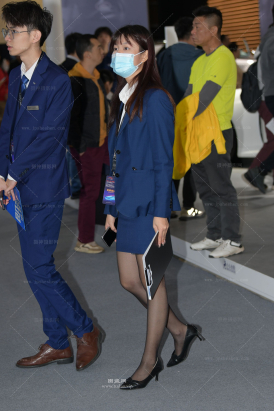 241221-45=47√美腿，黑丝，细高跟职员